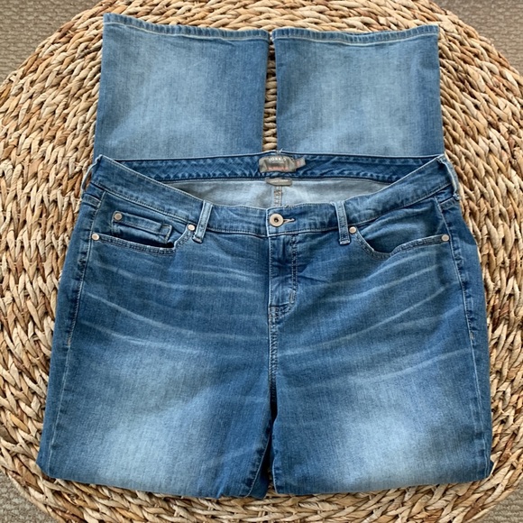 Torrid Mid Rise Slim Bootcut Jean 18R - Picture 4 of 15